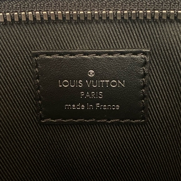 Lv Double Plat Messenger in macassar - Picture 10 of 16